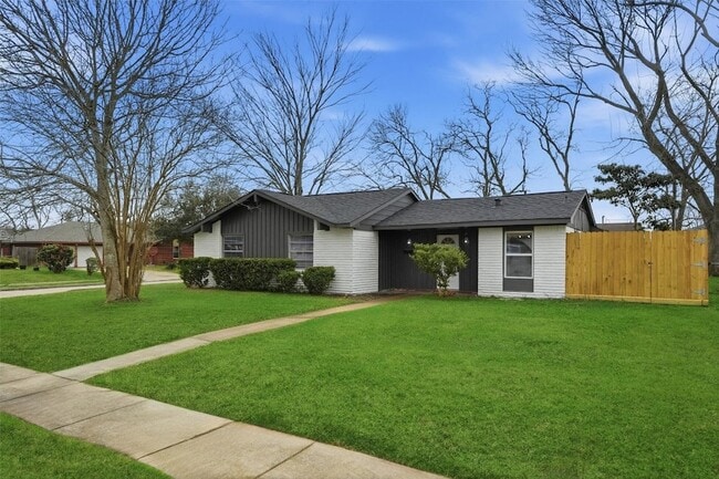 Photo - 3903 High Point Ln