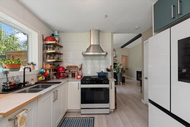 Photo - 88 W High Oaks Cir