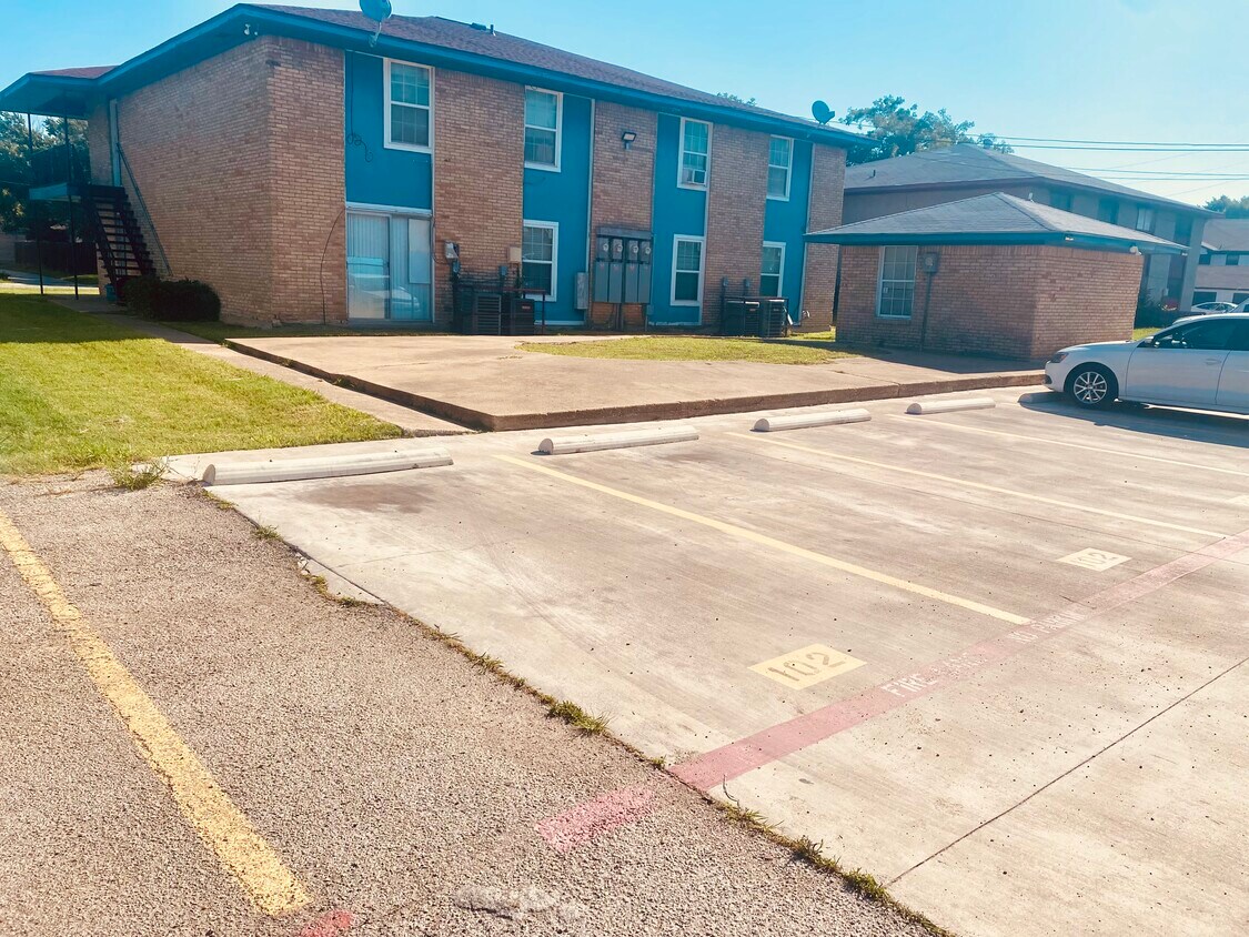 Photo - 3024 Tudor Ln (Irving, TX)