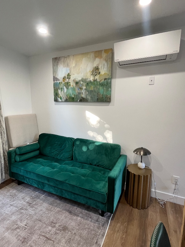 Building Photo - 3749 Hillcrest Dr