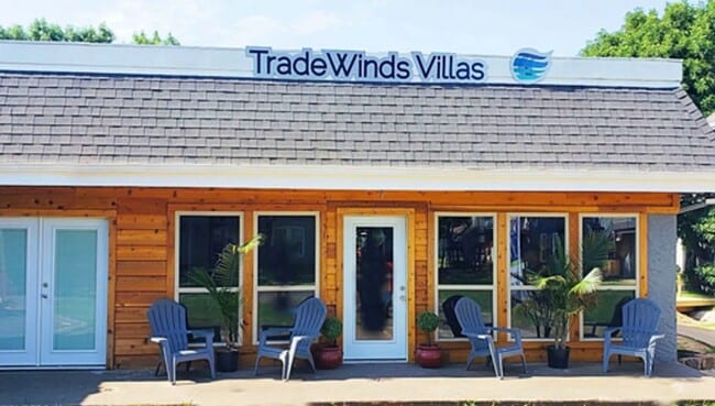 Building Photo - Tradewinds Villas