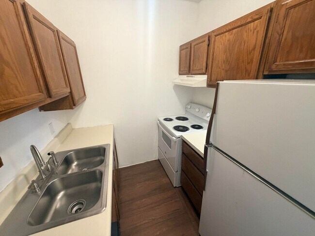 Photo - 285.5 Hudson Ave Unit Apt 1