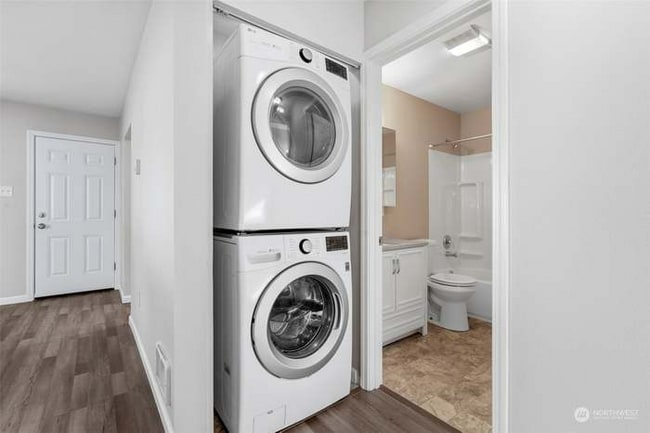 Building Photo - 1506-1506 110th St S