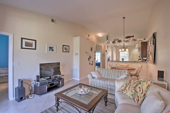 Building Photo - 5293 Dixie Dr