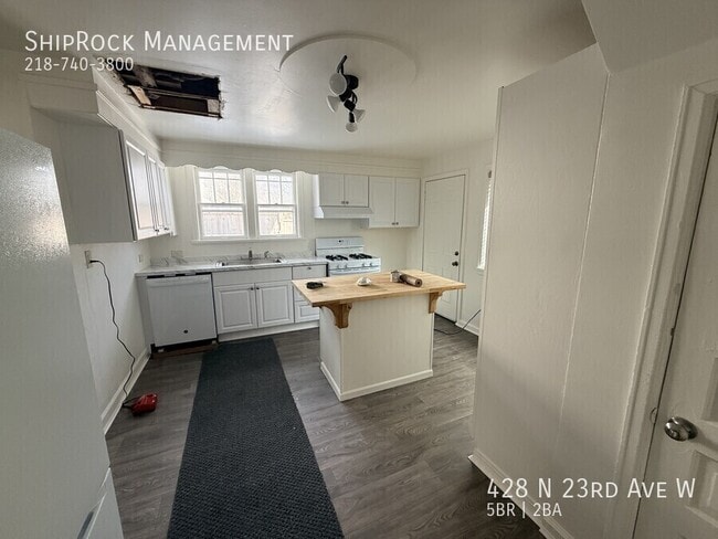 Photo - 428 N 23rd Ave W