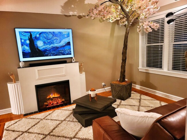 Living Room - 7333 Amherst Ave Apartments Unit 2 East