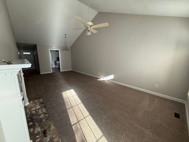 Photo - 925 S Hornbeam Dr