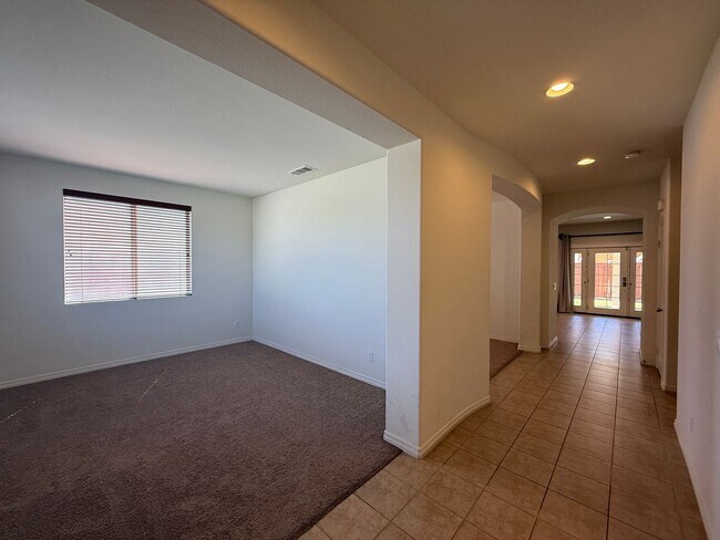 Photo - West Rosamond 5 bedroom