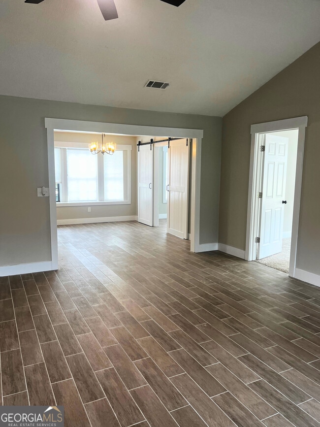 Photo - 124 Wolfbay Cir