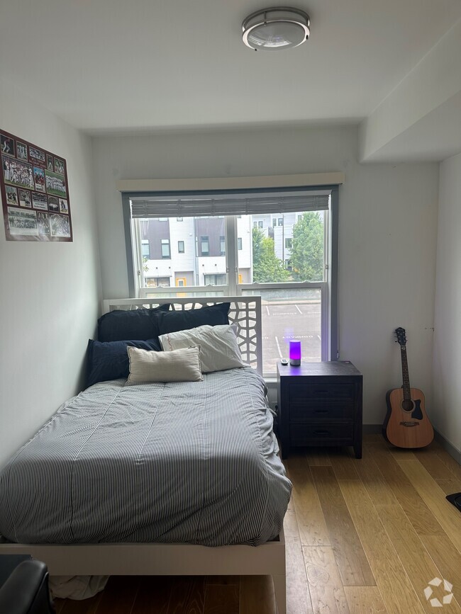 Building Photo - 400 Herron Dr Unit 213 Rental