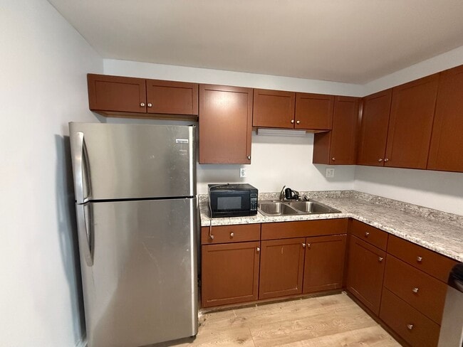 Photo - 555-565 N Kent St Unit 202