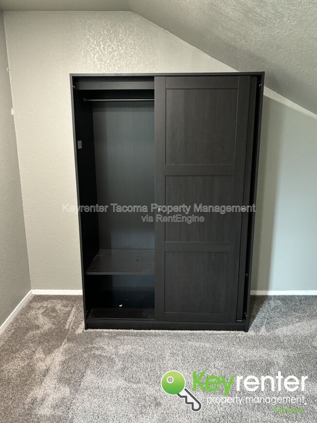 Photo - 1302 E 40th St