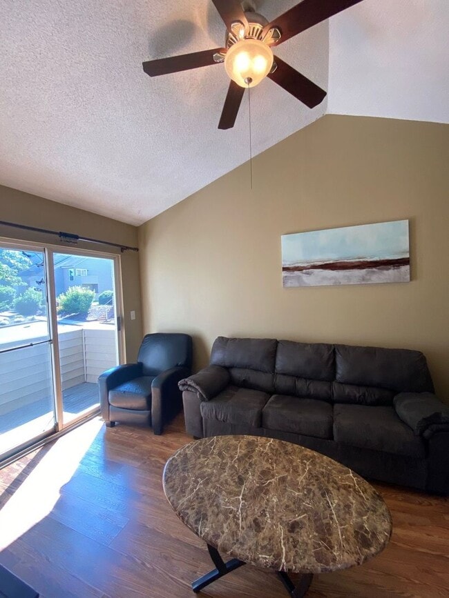 Photo - 1324 Bradley Dr