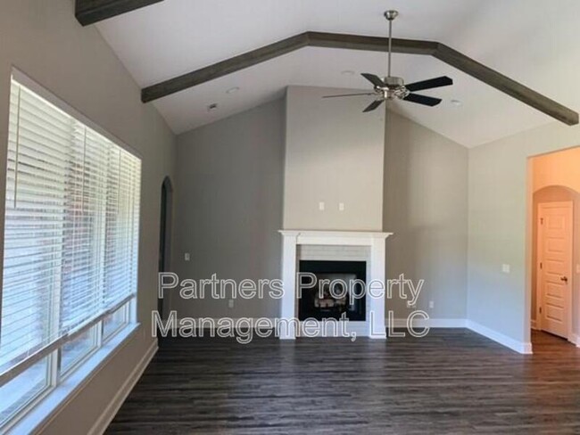 Photo - 1521 N Dawes St House
