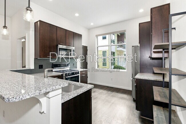 Photo - 201 S Howard St SE Unit 3
