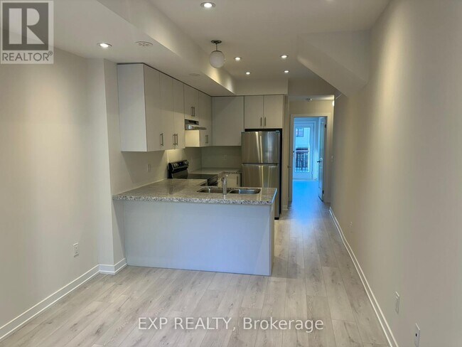 Photo - 15100 Yonge St