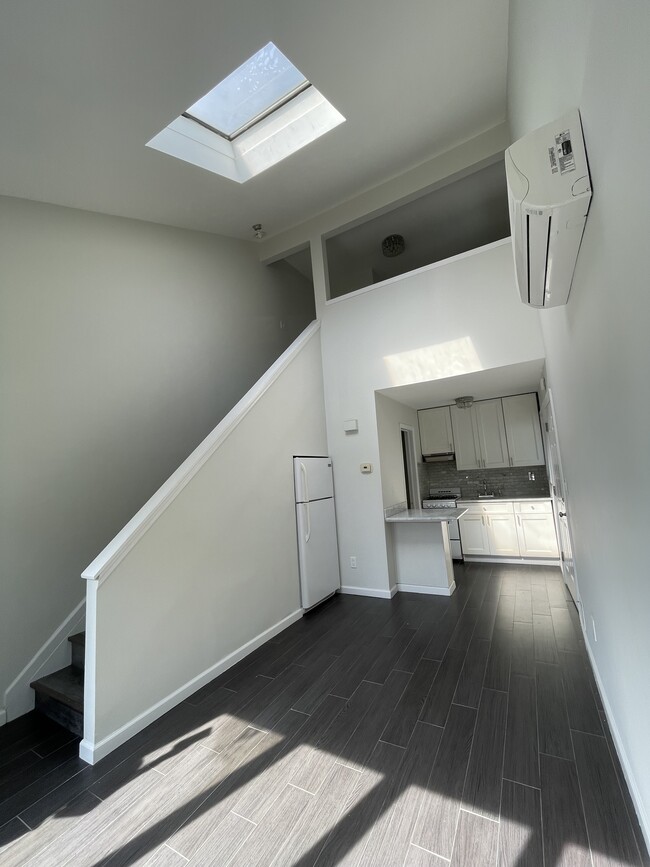 Building Photo - 55 Cebra Ave Unit 1