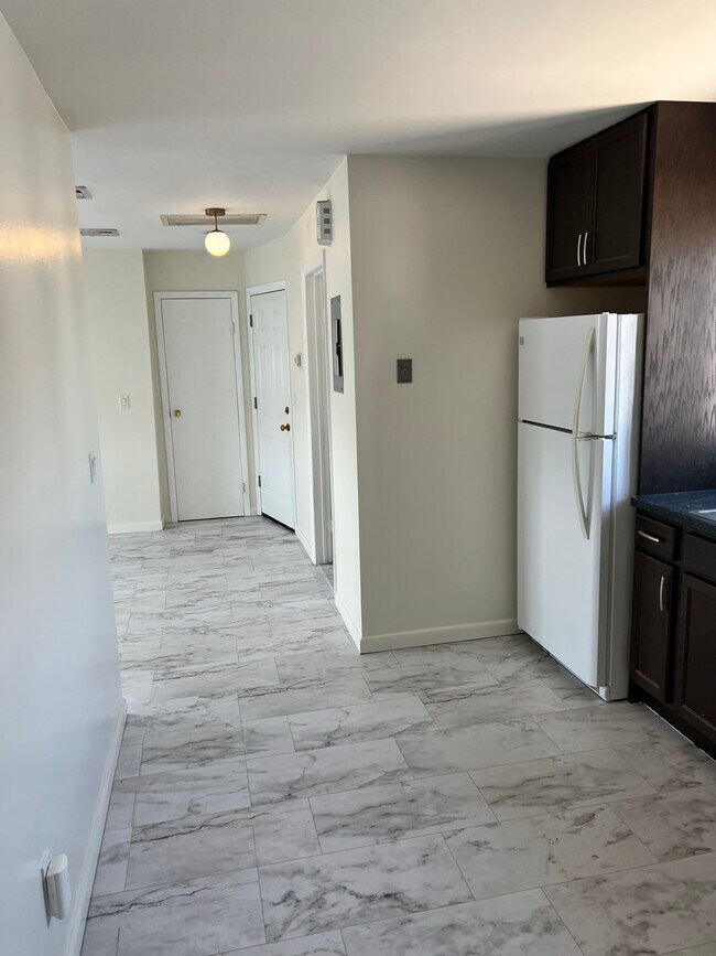 Photo - 5 Garibaldi Ave Unit 2nd Floor Left