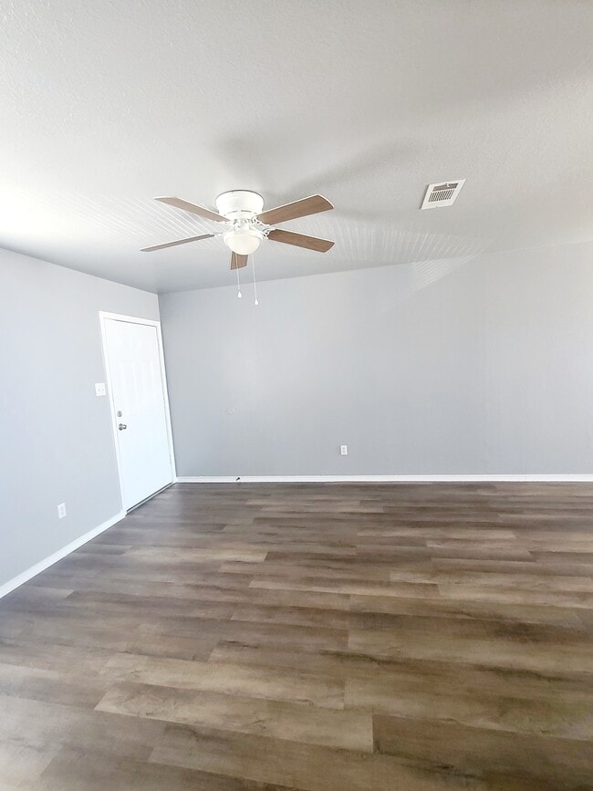 Photo - 1707 Spring Rose Cir Unidad D