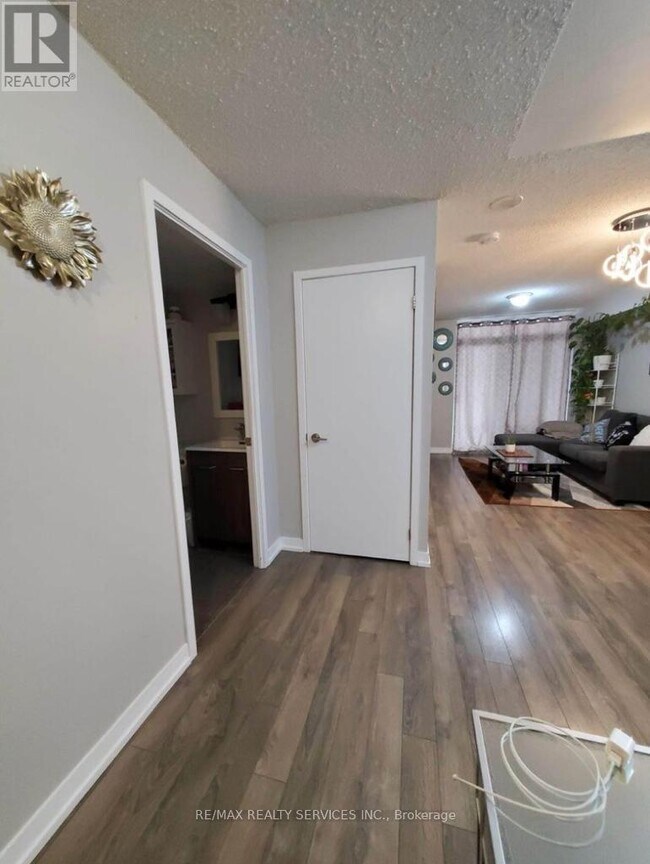 Photo - 812 Lansdowne Ave Unit 319