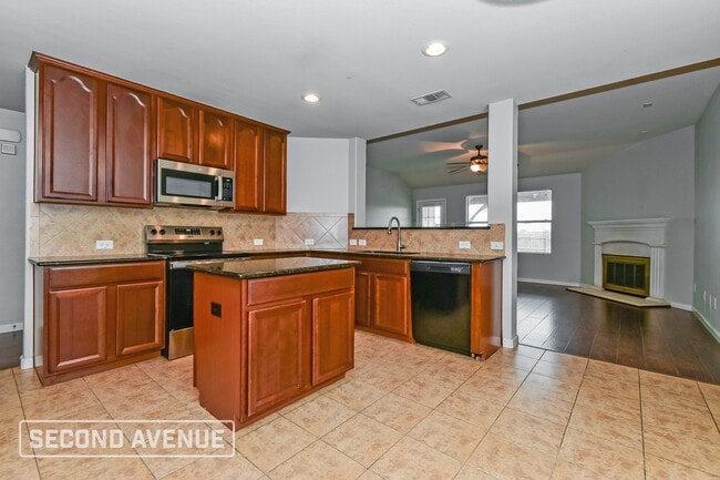 Photo - 680 Austin Ln