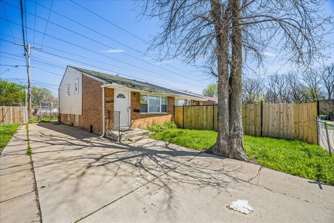 Photo - 13313 S Eberhart Ave