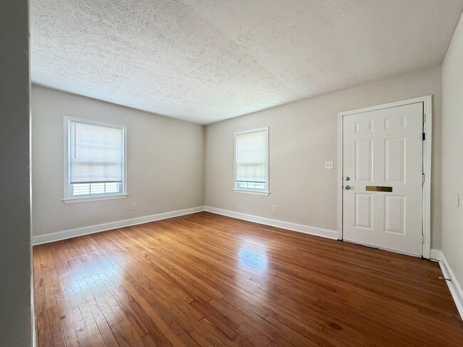 Photo - Wonderful 3 Bed and 1 Bath!