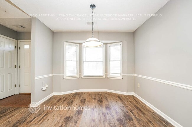 Photo - 825 Rambling Rose Ct NW