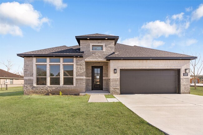 Photo - 208 Silverleaf Rd