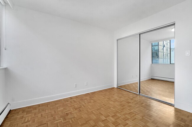 Photo - 1433 Burnaby St