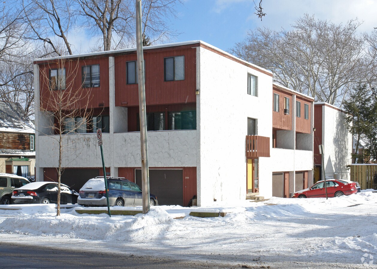 The Commons - The Commons Apartments
