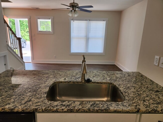 Photo - 2 Bed Modern Townhouse-Blackstone Convenient to Pickett