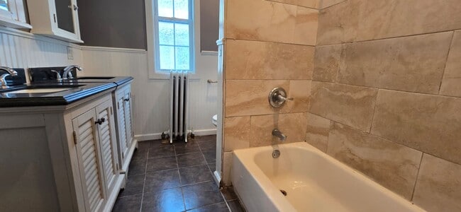 Photo - 221-221 Quail St Unit 2 - 2nd Floor