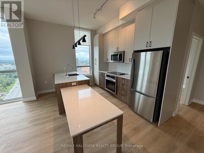 Photo - 275 Carling Ave Unit 1504