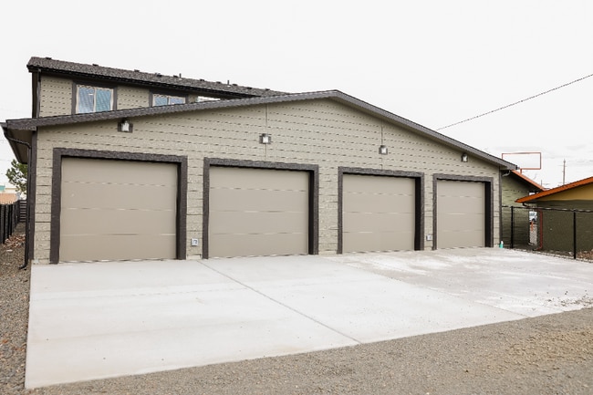 Photo - 2077 Walla Walla Ave