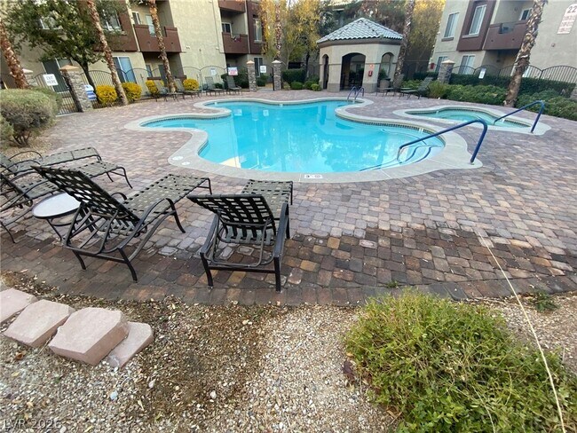 Photo - 4400 S Jones Blvd Unit 2052