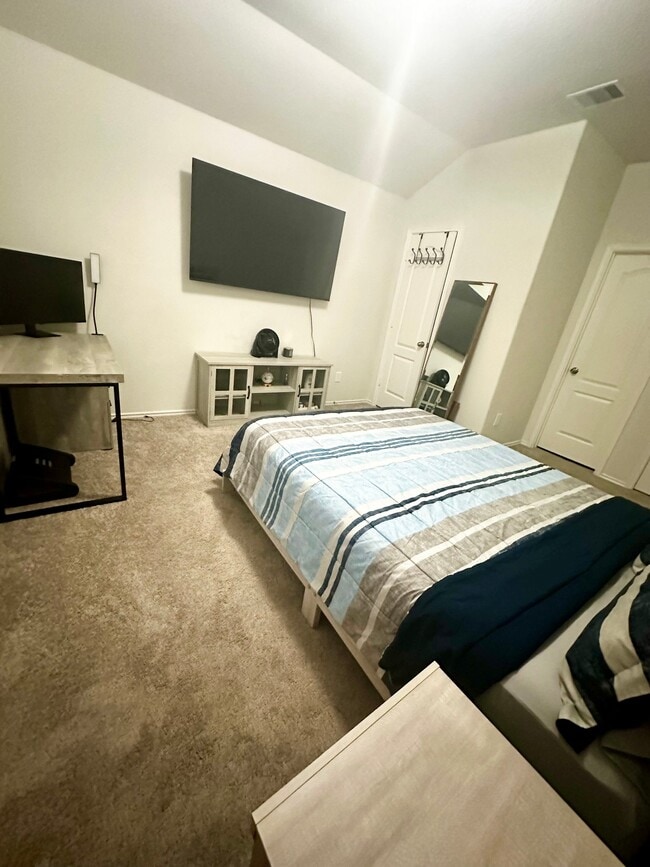 Photo - 1 Bollardpoint Ln