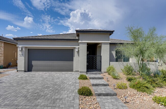 Building Photo - BEAUTIFULLY FULLY FURNISHED 4 BEDROOM 3.5 ... Rental