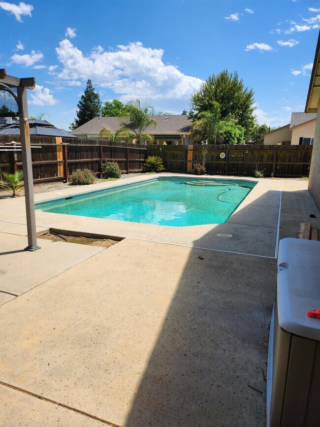 Photo - 682 W Forest St