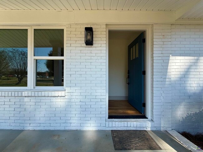 Photo - 105 Miller Ct