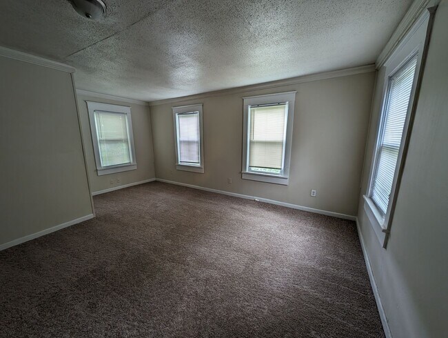 Photo - 8218 Fayette St