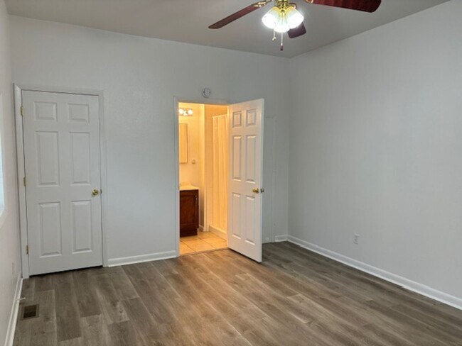 Photo - 3315 McComb Ave Unit Studio