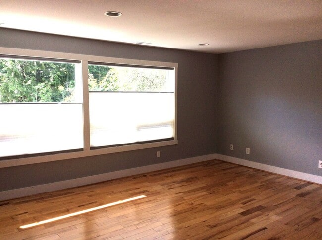 Photo - Le and Delisi - Bellevue Duplex Unidad A