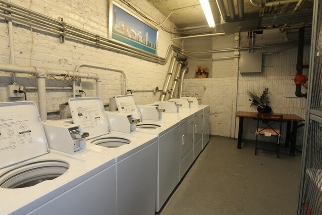 Photo - 1314 N Dearborn St Unit 3C