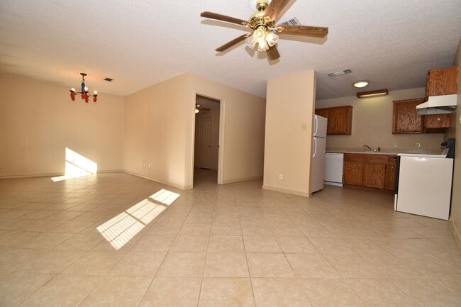 Photo - 402 W Florida Ave Unit 402 W Florida Ave. B