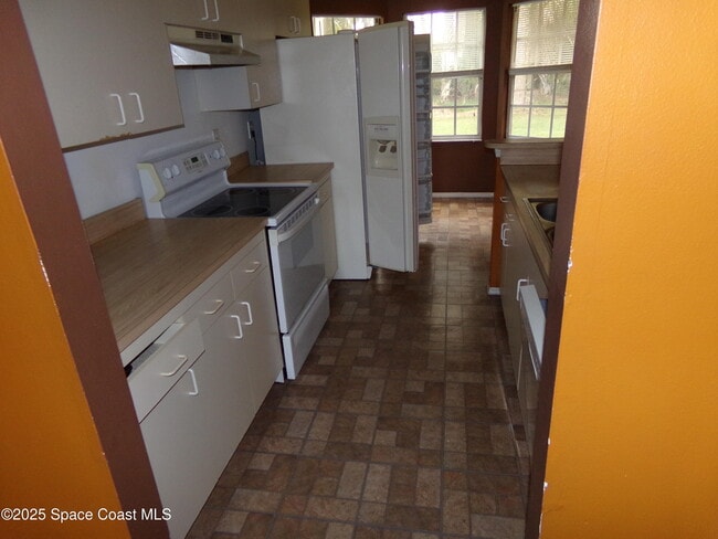 Photo - 310 Seahorse Cir SE