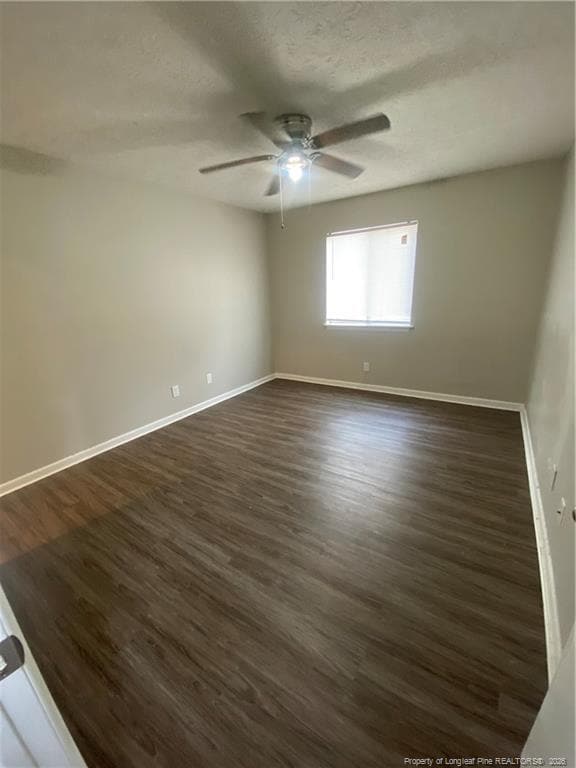 843 Applewood Ln