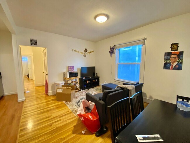 Photo - 12 Higgins St