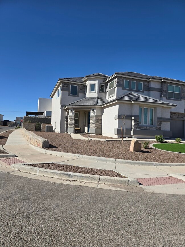 Building Photo - 12463 Pleasant Crest Rental
