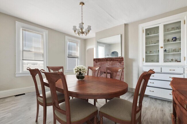 Photo - Bloomfield SFH 3 bedroom 1 BR With Off Str...